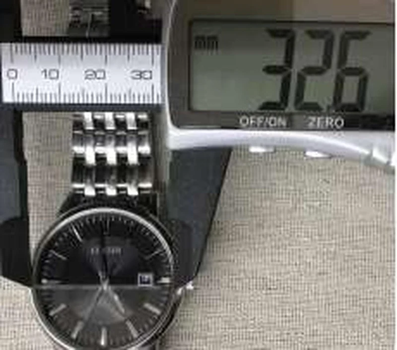 CITIZEN ECO-DRIVE Solar-Armbanduhr E111