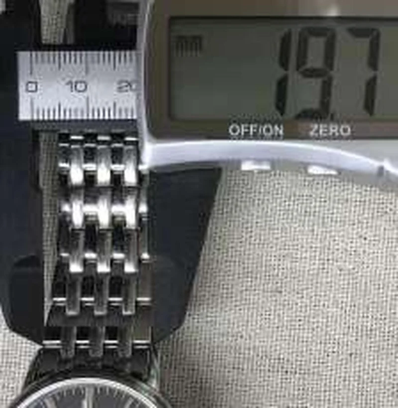 CITIZEN ECO-DRIVE Solar-Armbanduhr E111