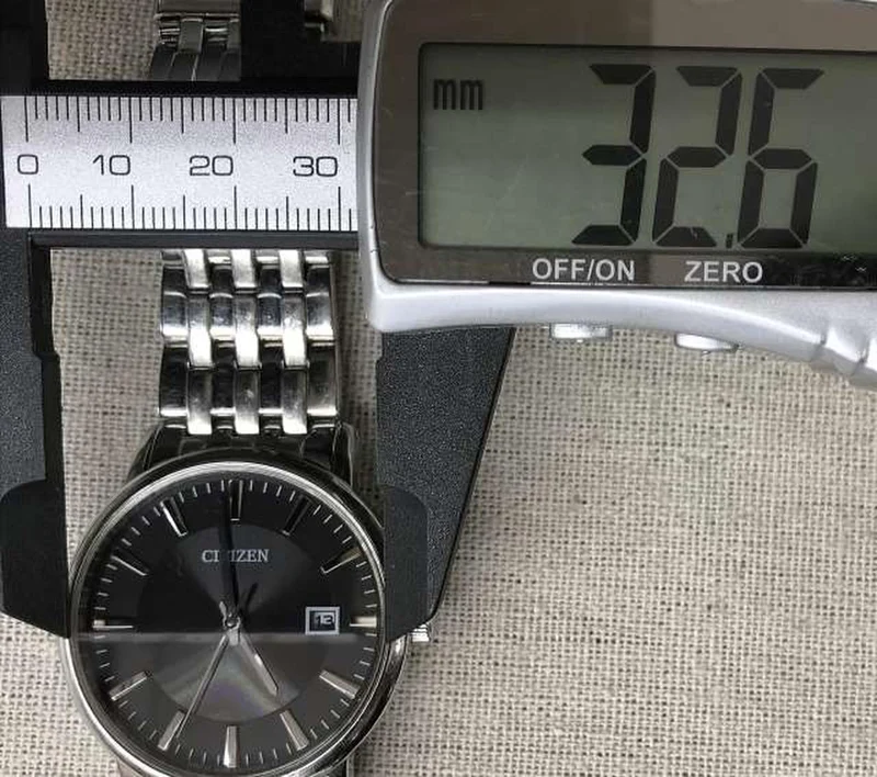 CITIZEN ECO-DRIVE Solar-Armbanduhr E111
