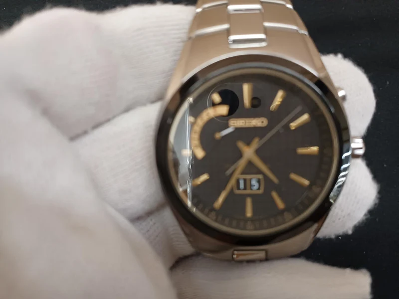 SEIKO Solar-Armbanduhr 8B43-0AB0