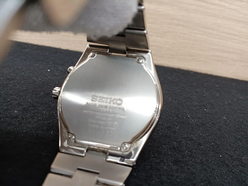SEIKO Solar-Armbanduhr 8B43-0AB0