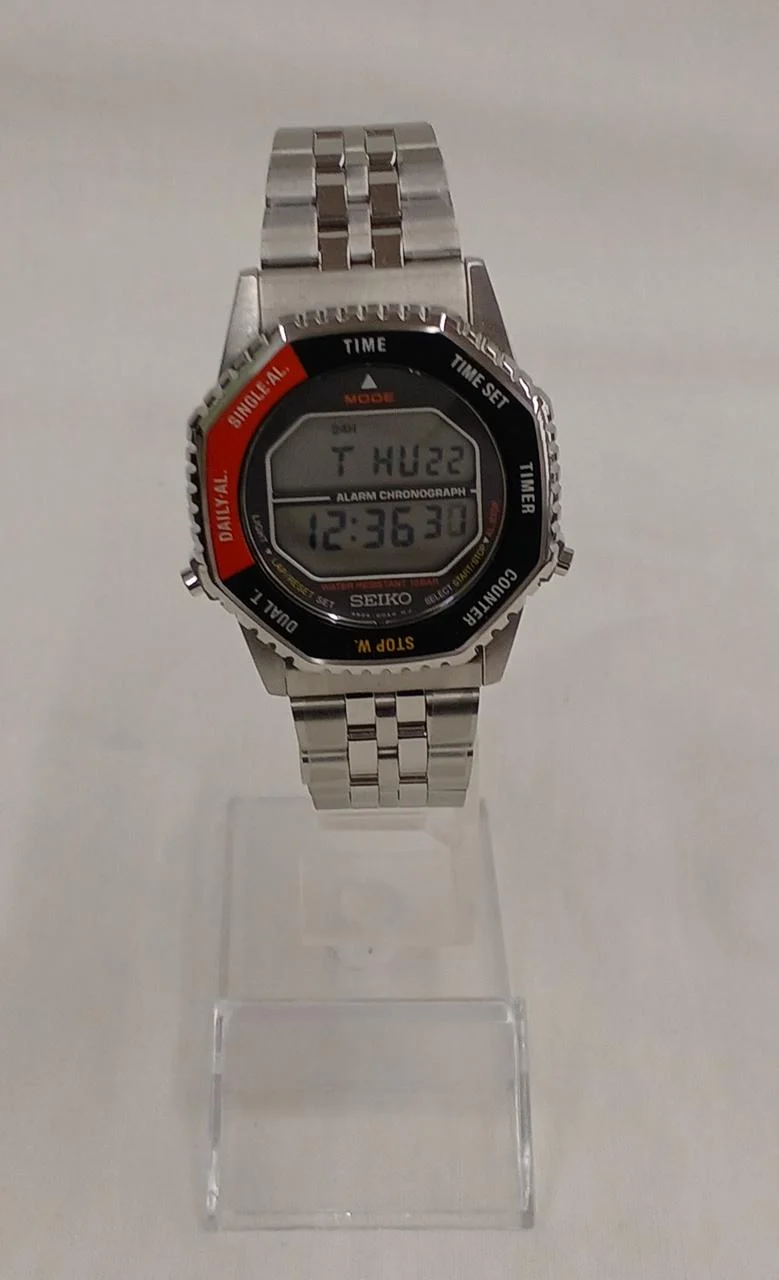 SEIKO Quarz-Digitalarmbanduhr SBJG019