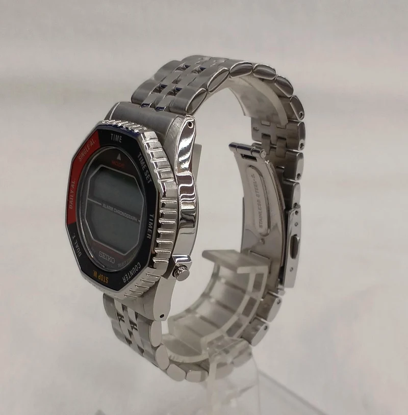 SEIKO Quarz-Digitalarmbanduhr SBJG019
