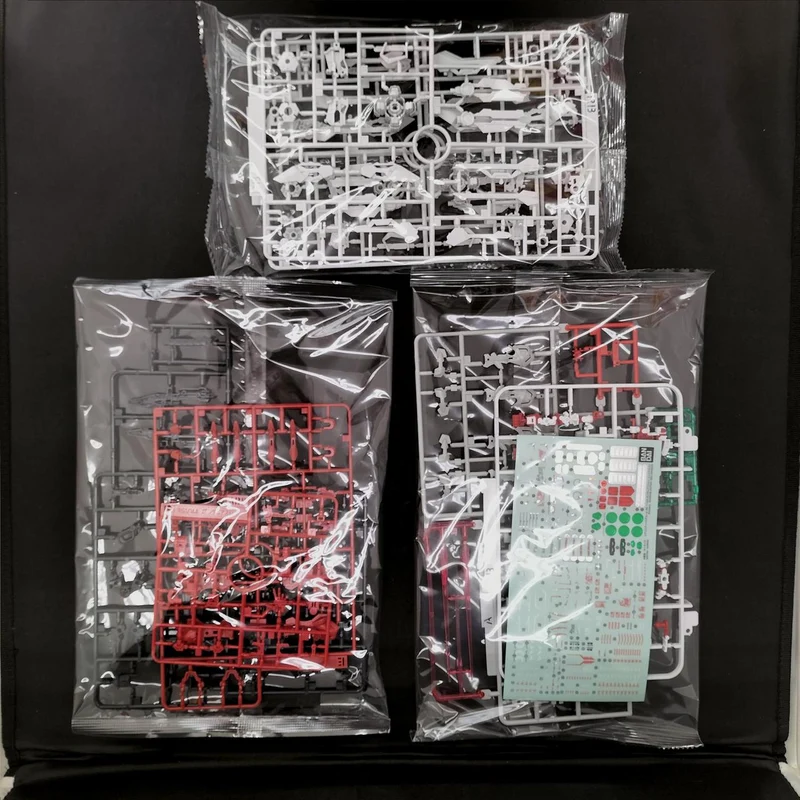 BANDAI Gundam Astray Red Dragon RG 1/144