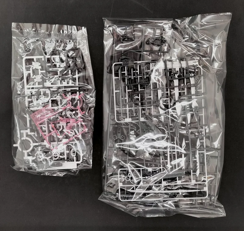 BANDAI Gundam Astray Red Dragon RG 1/144