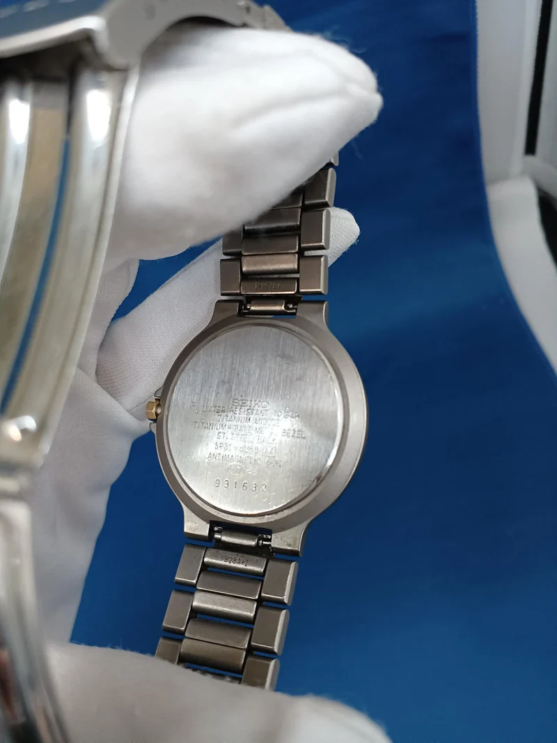 SEIKO Quarz-Armbanduhr 5P31-6250