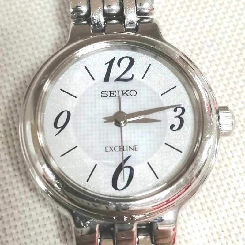 SEIKO Exceline Solar-Armbanduhr Silber × Weiß V117-0BZ0