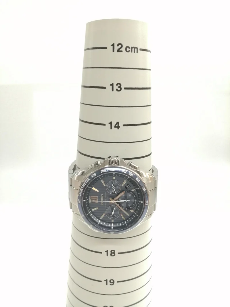 SEIKO Solar-Armbanduhr 8B82-0AL0