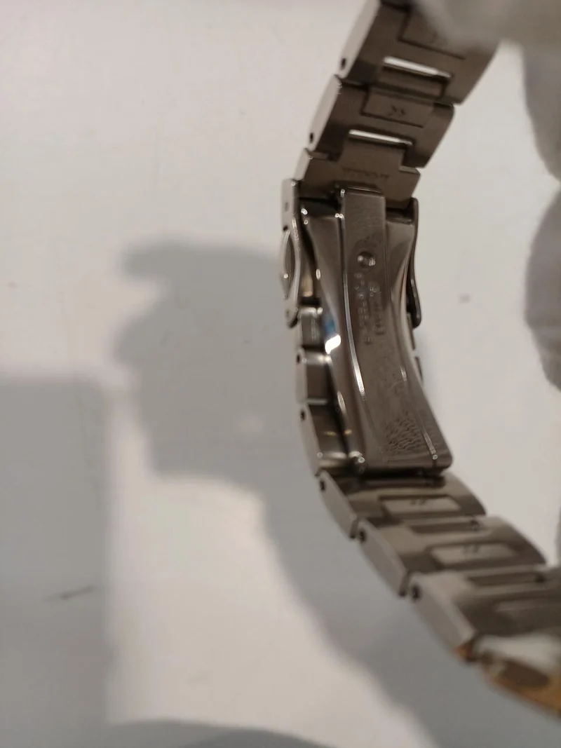 SEIKO Solar-Armbanduhr V175