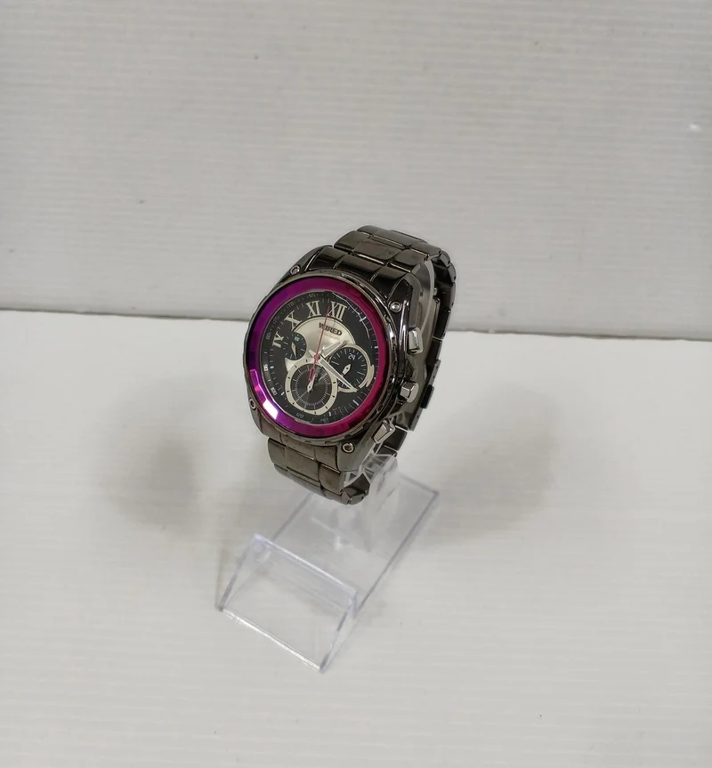 SEIKO WIRED Chronograph 7T11-0bd0 Lila × Metallgehäuseboden weist Kratzer auf