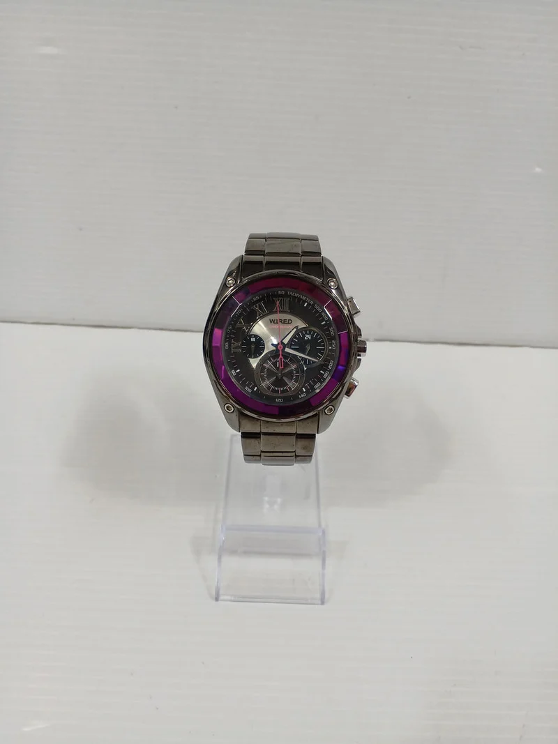 SEIKO WIRED Chronograph 7T11-0bd0 Lila × Metallgehäuseboden weist Kratzer auf