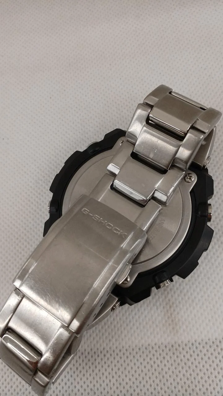 CASIO G-SHOCK GST-W110D