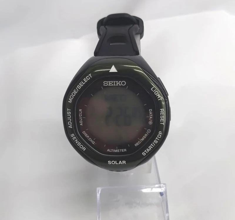 SEIKO Solar-Armbanduhr S822-00A0