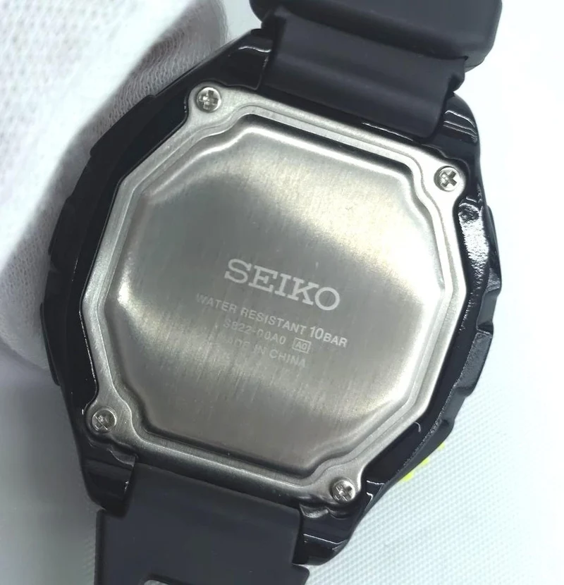 SEIKO Solar-Armbanduhr S822-00A0