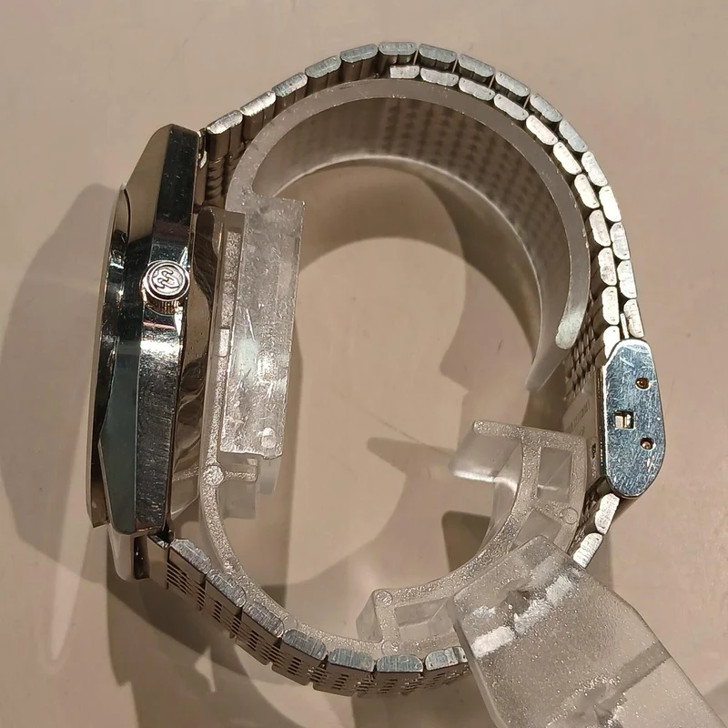 SEIKO KING QUARTZ 4523-8100