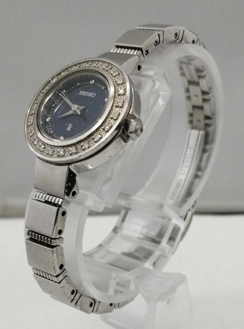 SEIKO Lucia Karte V111-0CF0