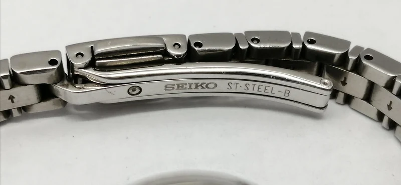 SEIKO Lucia Karte V111-0CF0