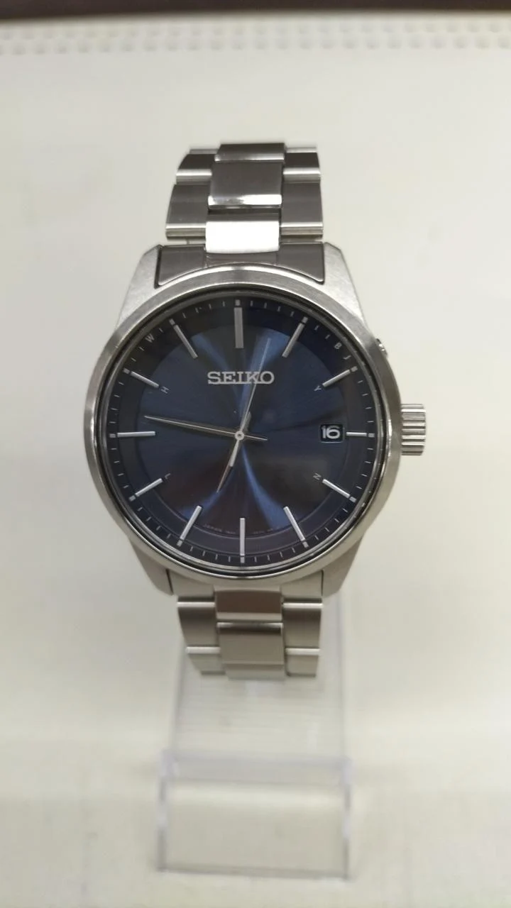 SEIKO Radio Solar (Marineblaues Zifferblatt) 7B24-0BR0 mit Kratzern auf dem Glas