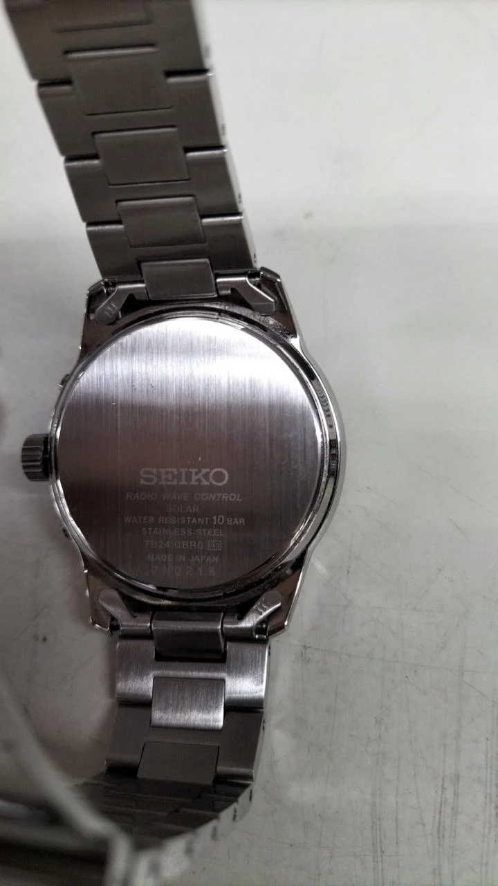 SEIKO Radio Solar (Marineblaues Zifferblatt) 7B24-0BR0 mit Kratzern auf dem Glas
