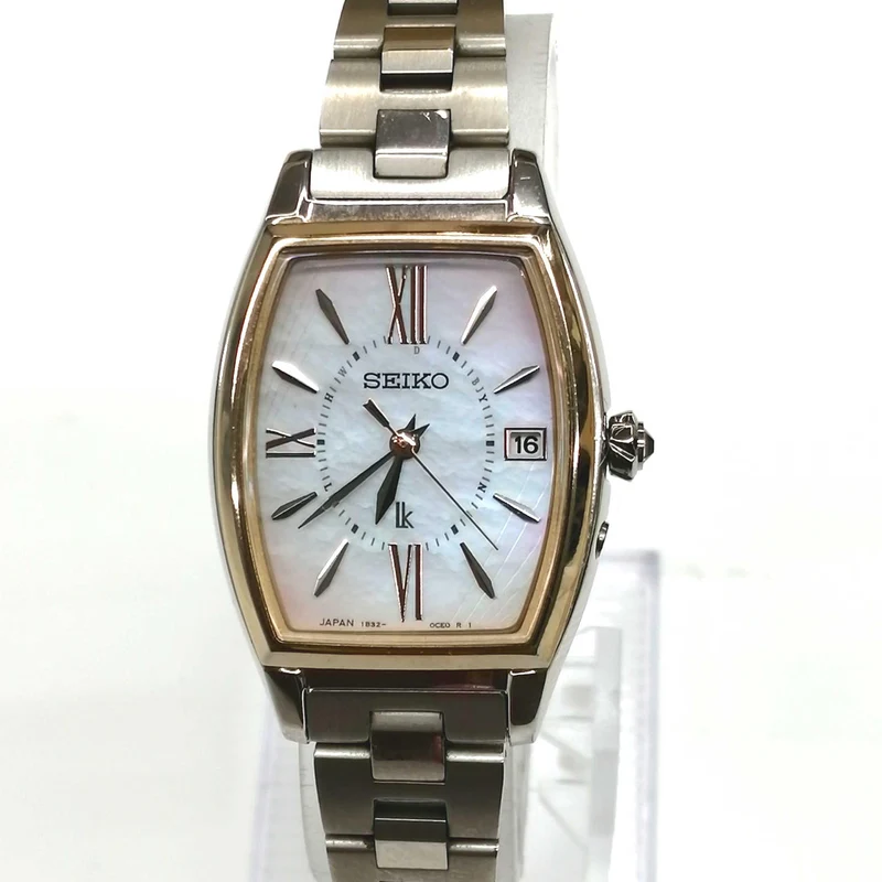 SEIKO Solar-Armbanduhr 1B32-0AX0