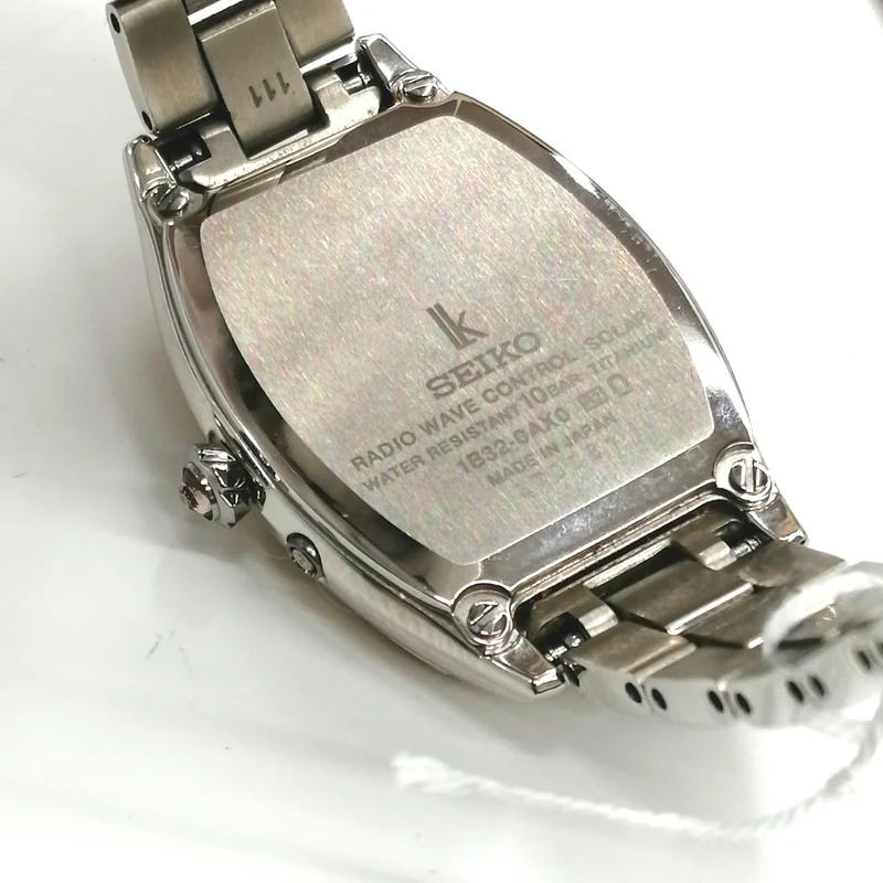 SEIKO Solar-Armbanduhr 1B32-0AX0