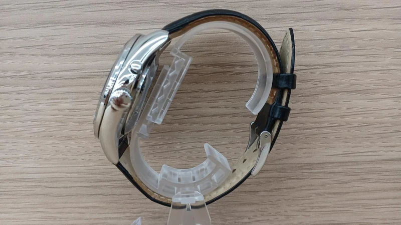 SEIKO Quarz-Armbanduhr mit Batteriebetrieb 5M84-0AB0