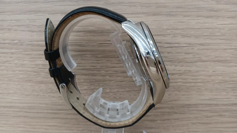 SEIKO Quarz-Armbanduhr mit Batteriebetrieb 5M84-0AB0