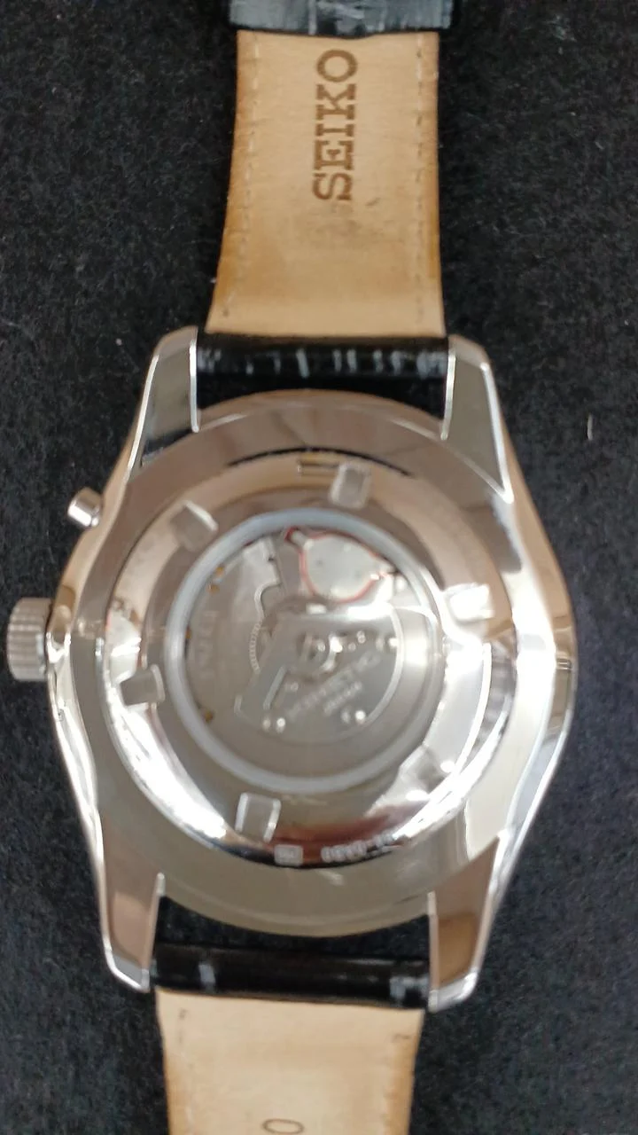SEIKO Quarz-Armbanduhr mit Batteriebetrieb 5M84-0AB0