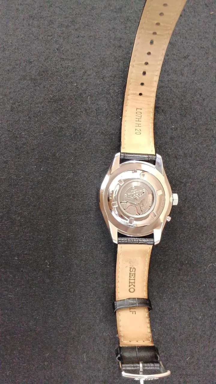 SEIKO Quarz-Armbanduhr mit Batteriebetrieb 5M84-0AB0