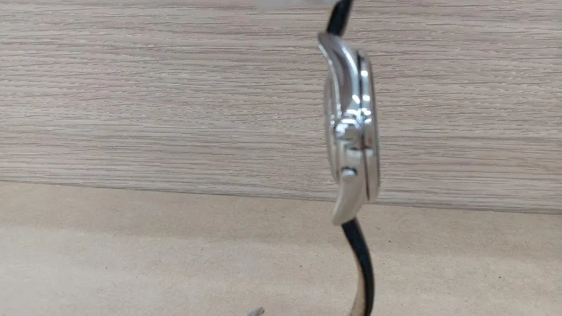 SEIKO Quarz-Armbanduhr mit Batteriebetrieb 5M84-0AB0