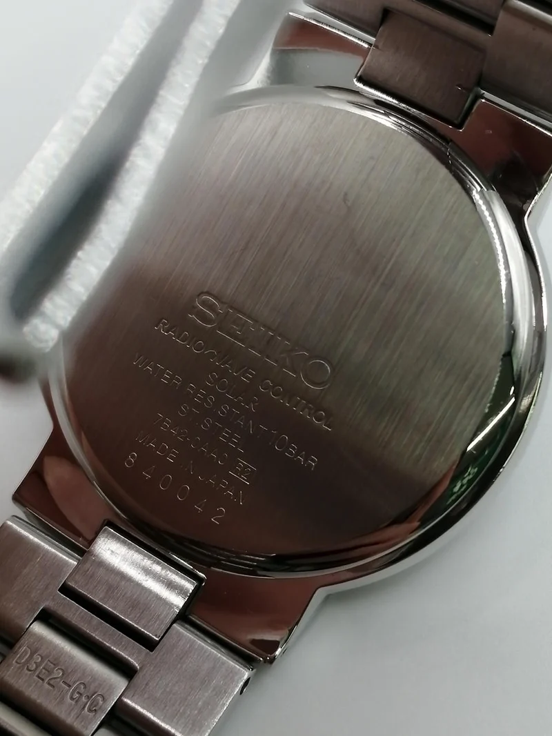 SEIKO Solar-Armbanduhr 7B42-0AA0
