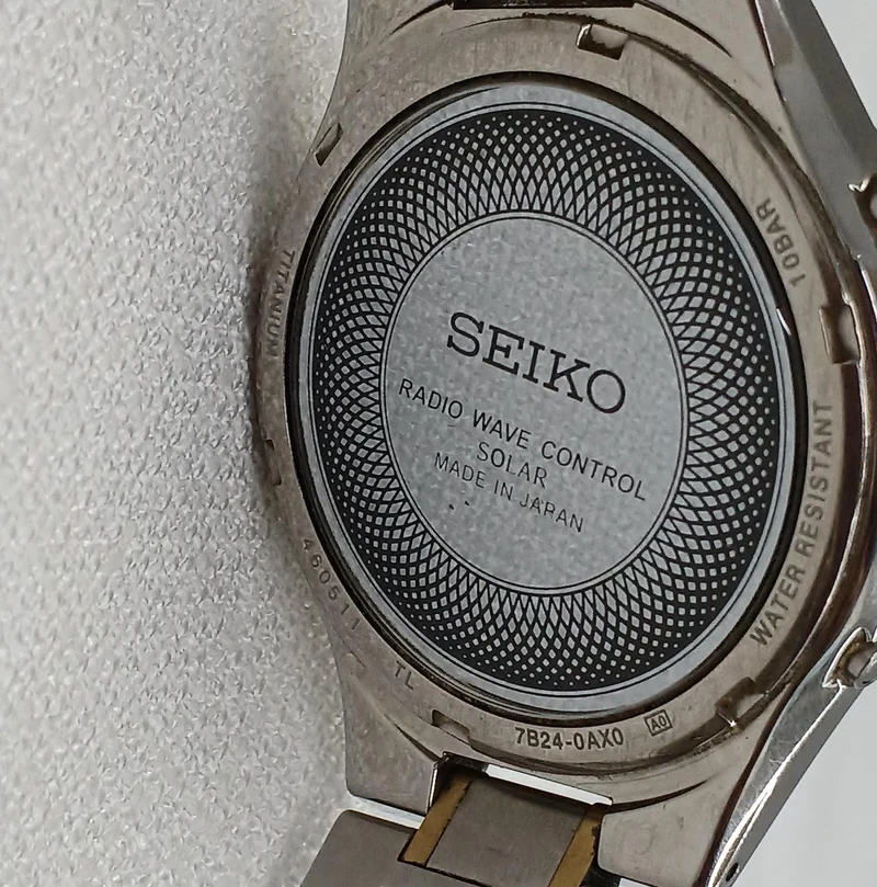 SEIKO Solaruhr 7B24-0AX0