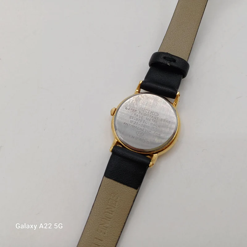 SEIKO Quarz-Armbanduhr AVENUE 1F21-0010