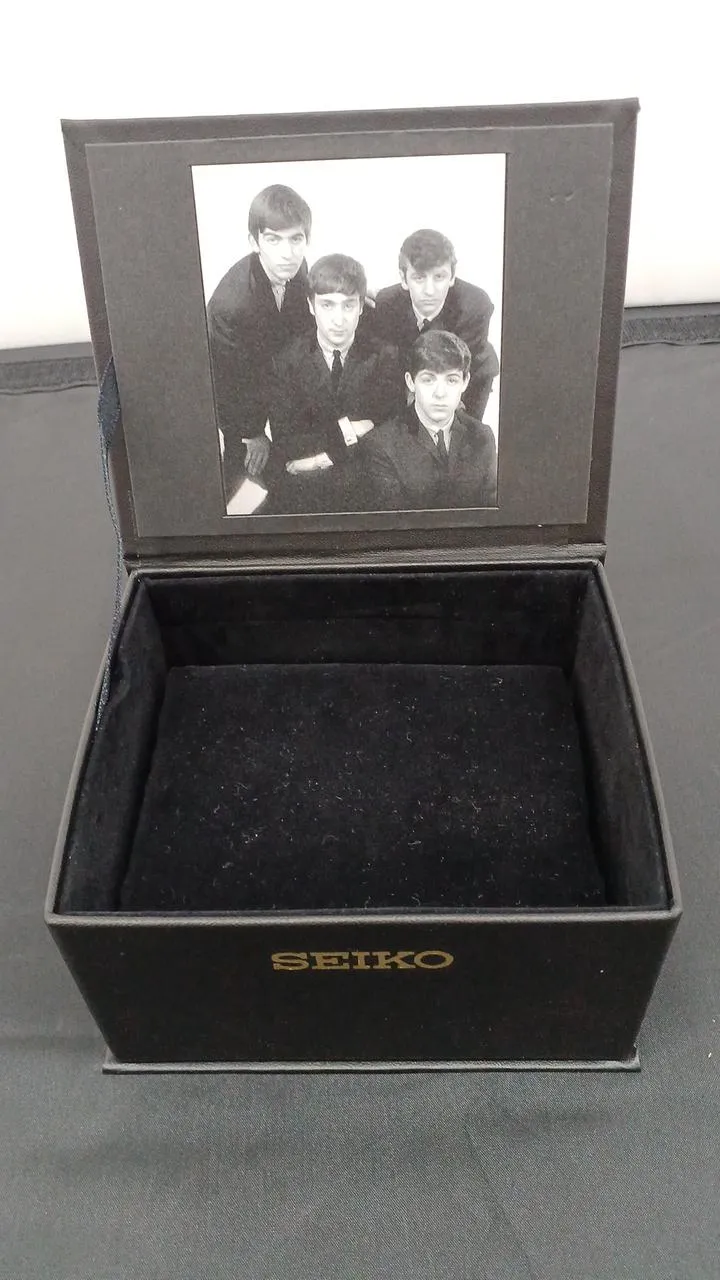 SEIKO Da es sich um einen hochpreisigen Artikel handelt, ist vor dem Kauf ein Identitätsnachweis erforderlich. 8T67-00X0
