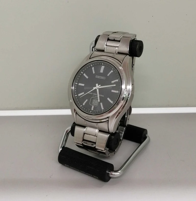 SEIKO Funkgesteuerte Armbanduhr P116-0AB0