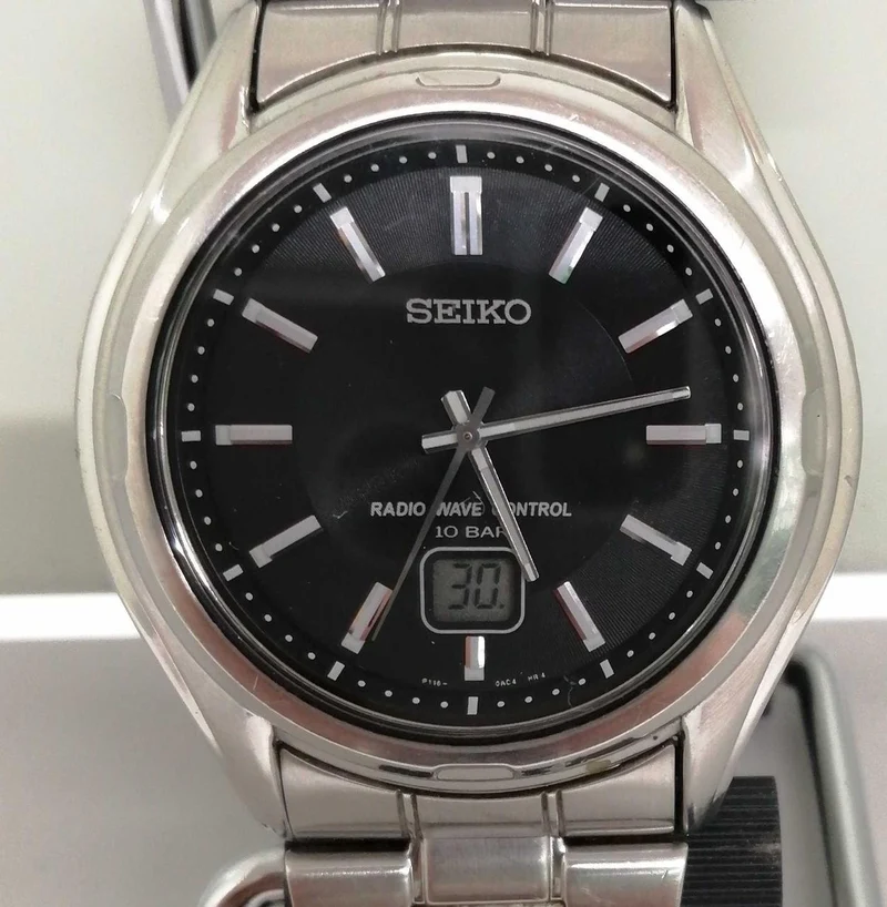 SEIKO Funkgesteuerte Armbanduhr P116-0AB0