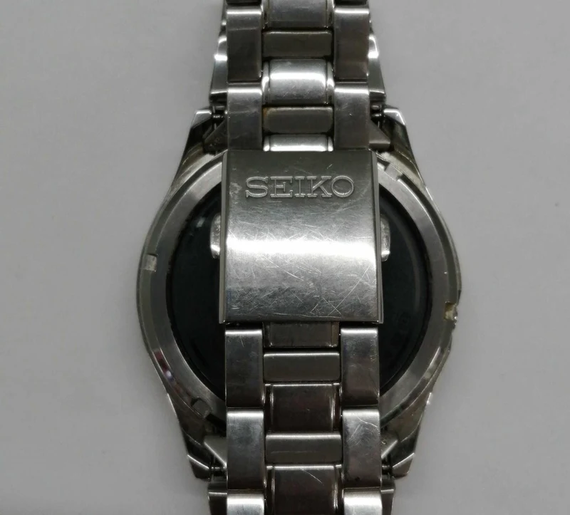 SEIKO Funkgesteuerte Armbanduhr P116-0AB0