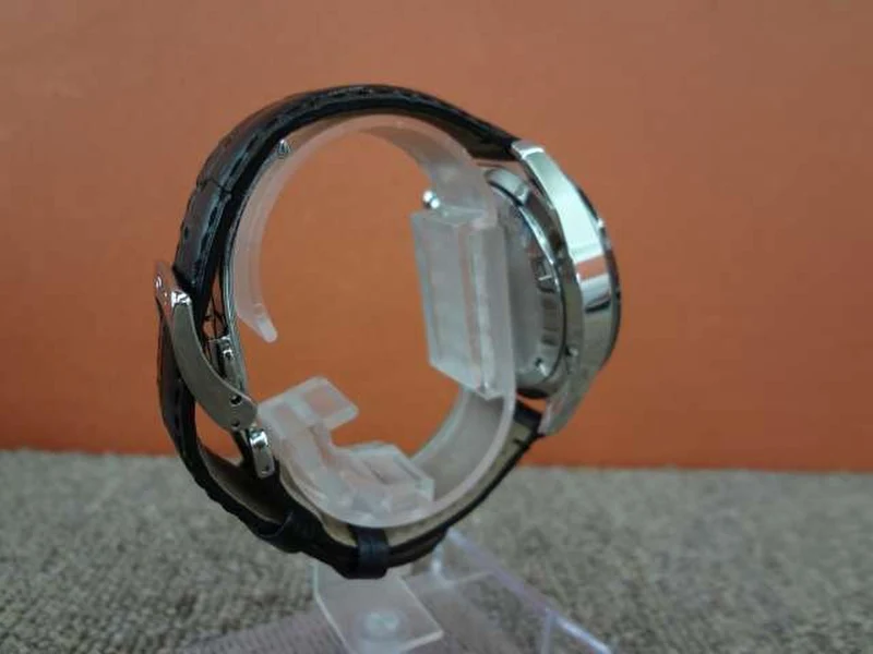 SEIKO Quarz-Analog-Armbanduhr 8T63-00D0