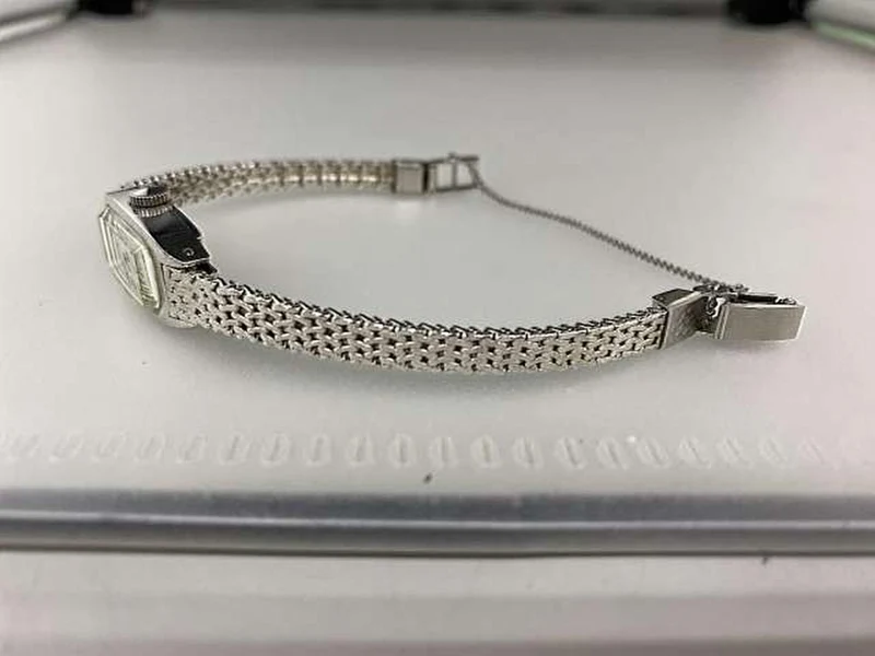 [SCHROTT] SEIKO Damen-Armbanduhr mit Handaufzug (23 Steine) 1520-3530