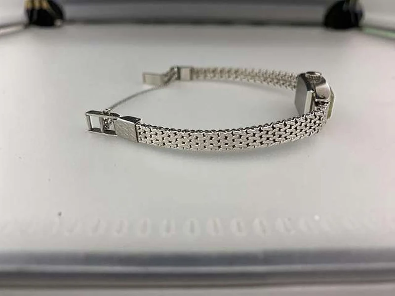 [SCHROTT] SEIKO Damen-Armbanduhr mit Handaufzug (23 Steine) 1520-3530