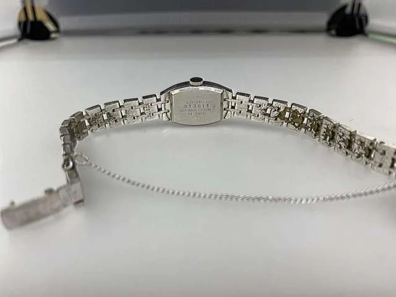 [SCHROTT] SEIKO Damen-Armbanduhr mit Handaufzug (21 Steine) 11-3350