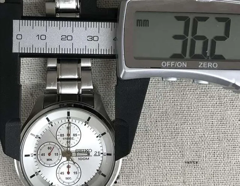 SEIKO Quarz-Armbanduhr 4T57-00G0