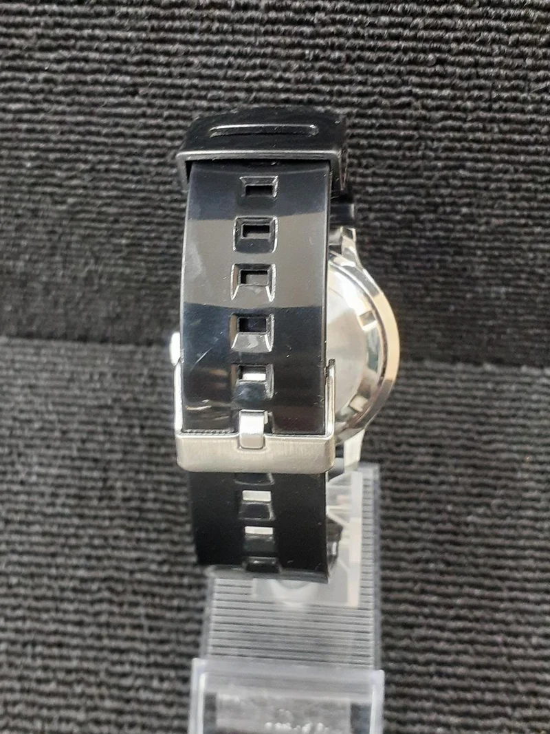 SEIKO Quarz-Armbanduhr 8T63-00A0