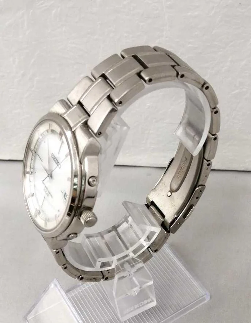 SEIKO Solar-Armbanduhr 7B24-0AZ0