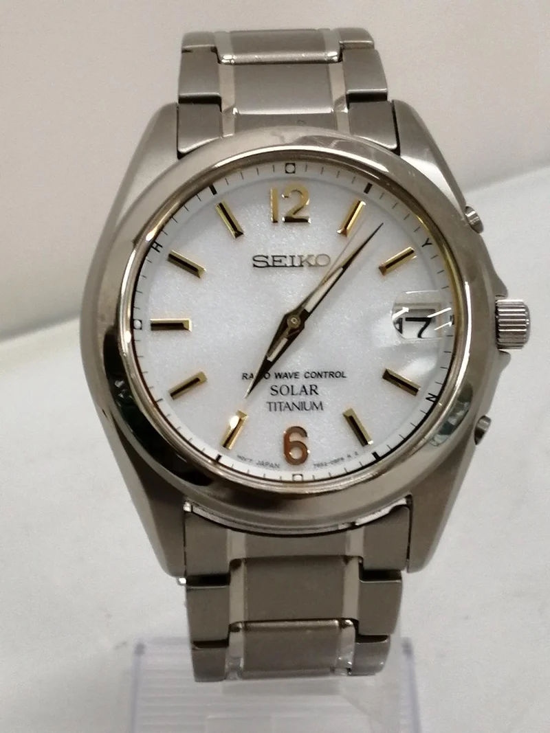 SEIKO Solar-Armbanduhr 7B52-0AP0