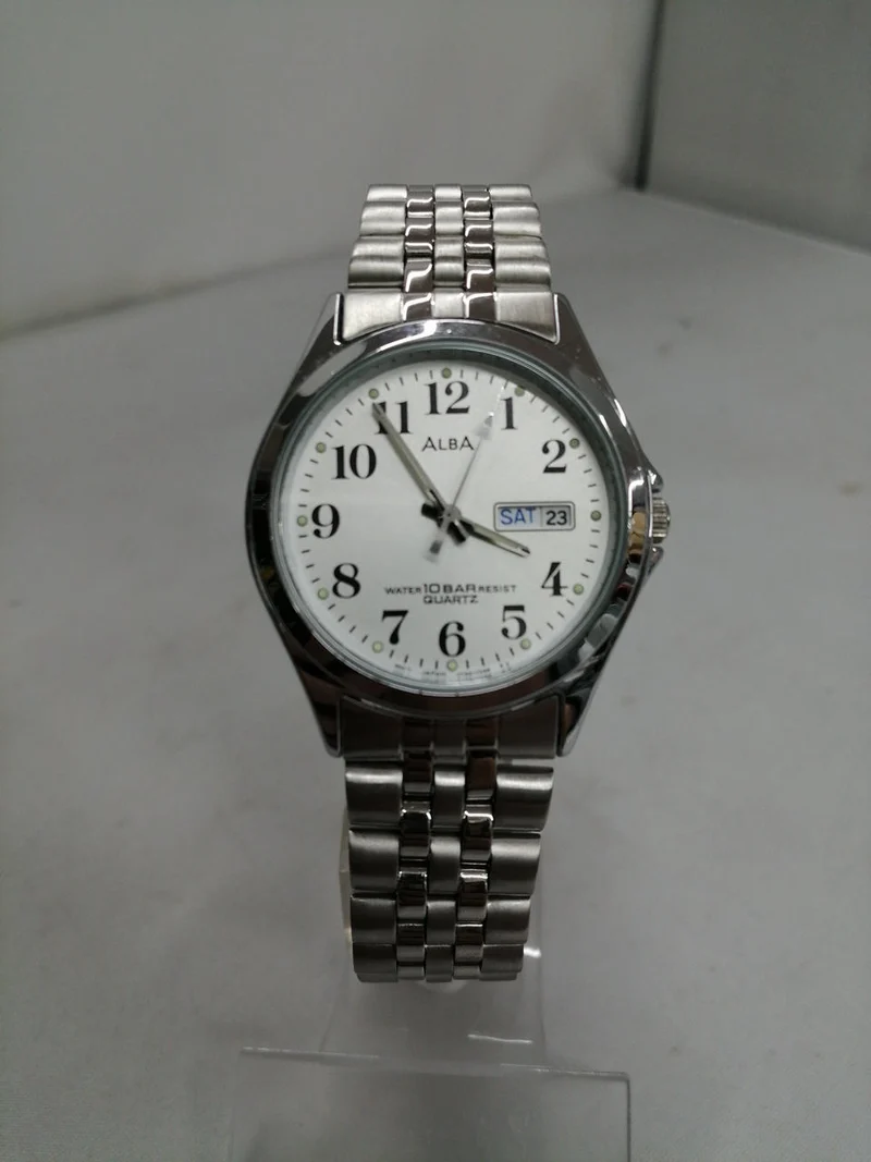 SEIKO Quarz-Armbanduhr V733-7A70