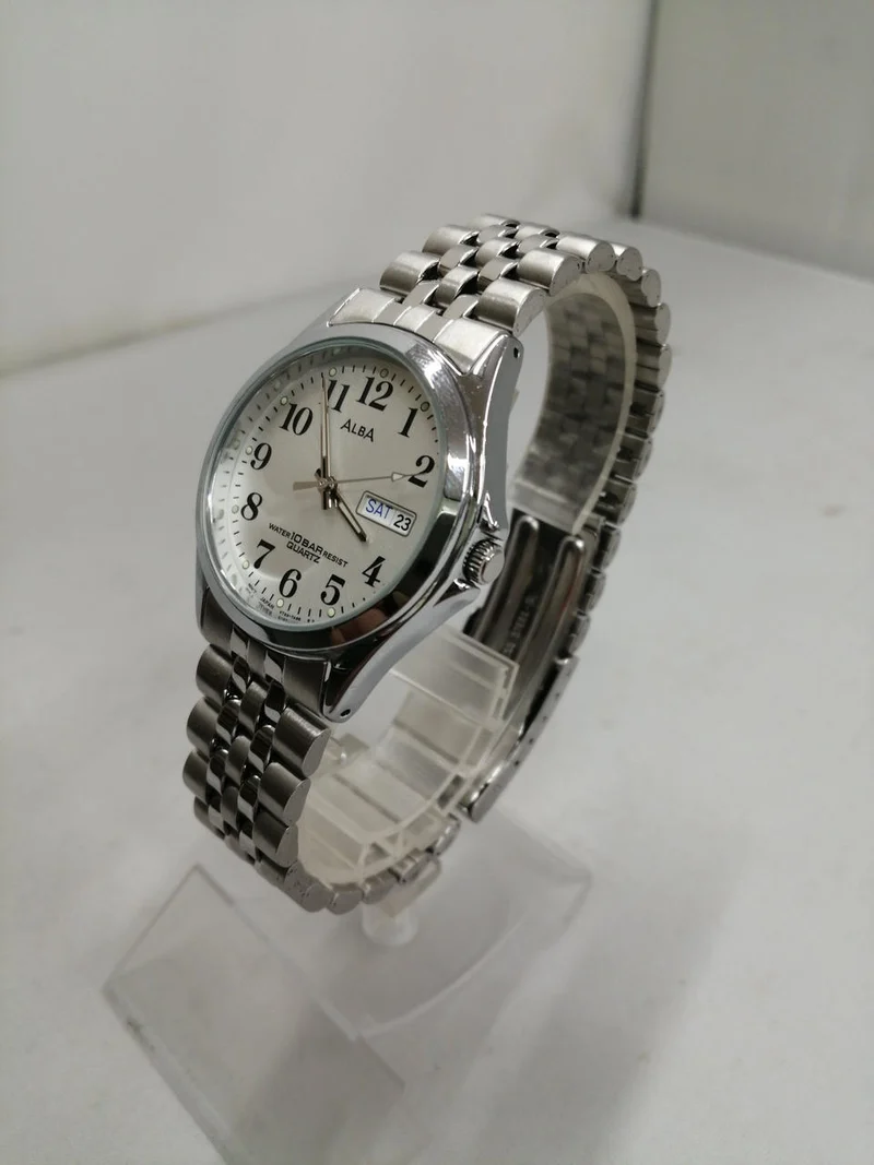 SEIKO Quarz-Armbanduhr V733-7A70