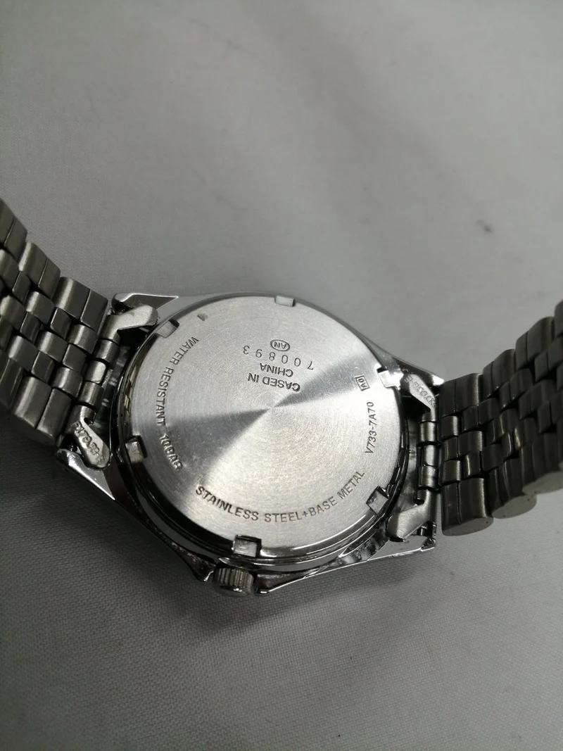 SEIKO Quarz-Armbanduhr V733-7A70