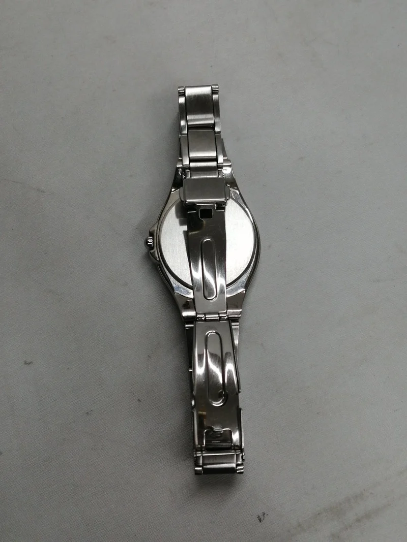 SEIKO Quarz-Armbanduhr V33J-5A00