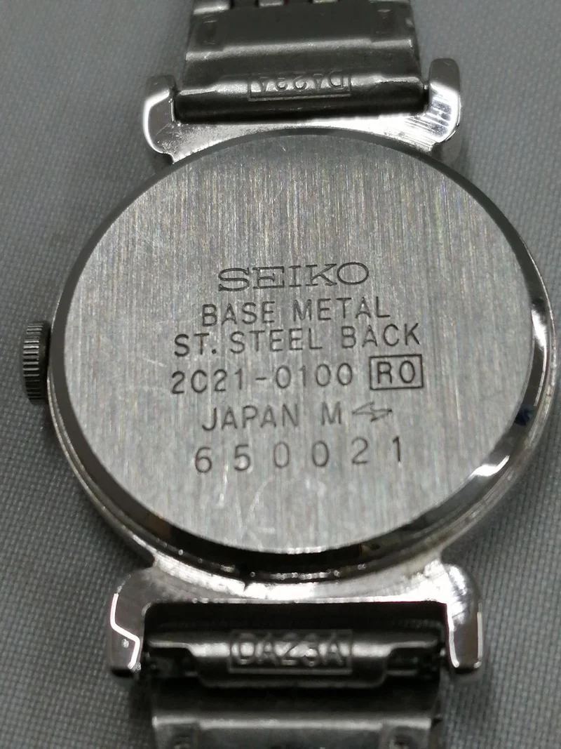 SEIKO Quarz-Armbanduhr 2C21-0110